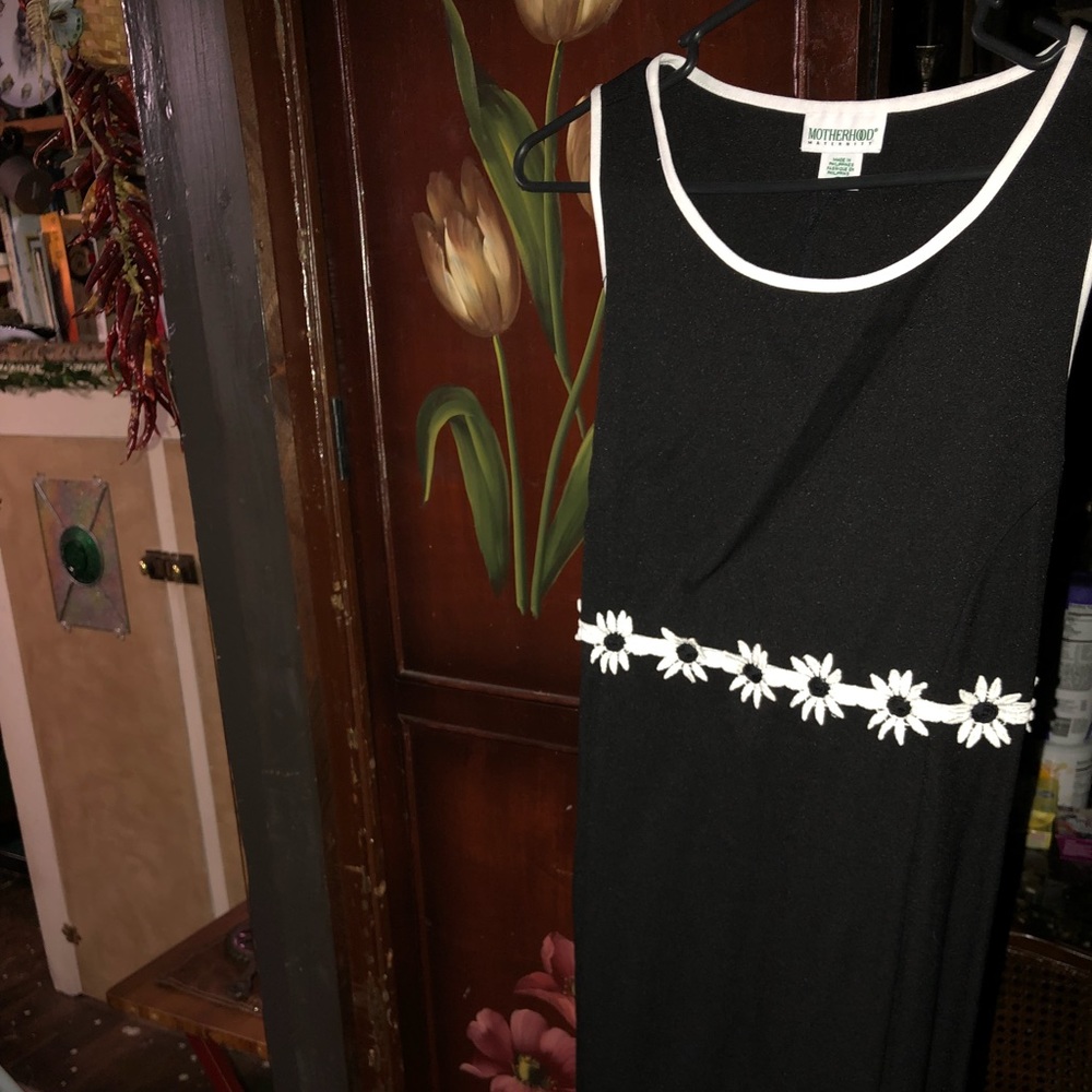 Motherhood Maternity Dress with Daisy accents